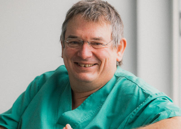 Dr. Jan Hendrickx